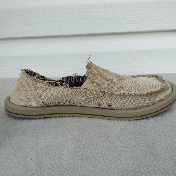 Sanuk Ladies Size 10 Slip On Beige Canvas Loafers Casual Surfer Style Shoes - Picture 7 of 10